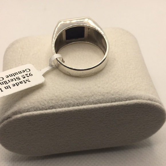 Men’s or Women’s Onyx Ring - Picture 4 of 9